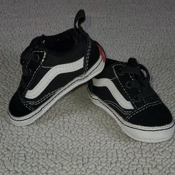 CLASSIC VANS BLACK AND WHITE KIDS  INFANT SIZE 2 - Picture 3 of 4